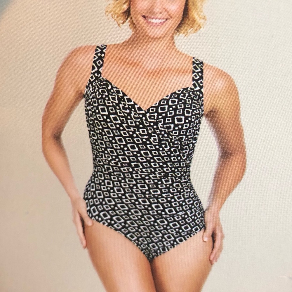 🔸🔷NWT 🔷🔸Kirkland Signature by Miraclesuit Sz 8